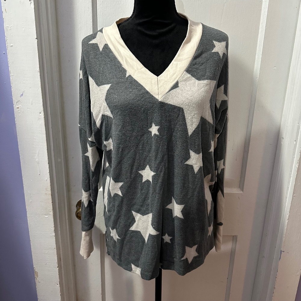 White Birch Grey and White Star Patterned Sweater in S